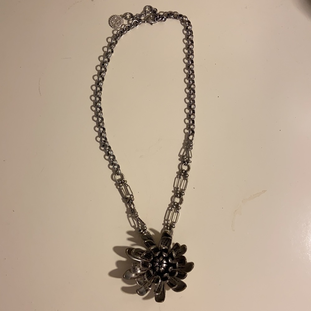 Jessica Simpson Flower 🌸 Necklace